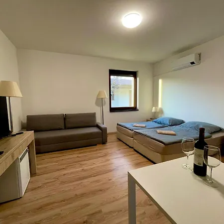 Tündér Farm Apartmanhotel